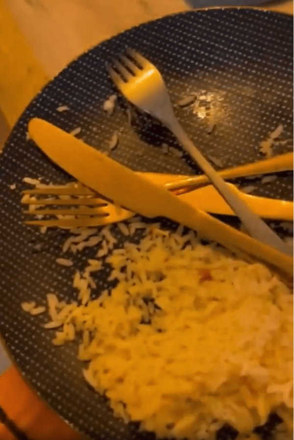 출처: Reddit / 사라진 주인의 식사