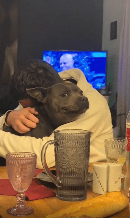 출처 : Reddit / 이제 내거야 라는 표정이다